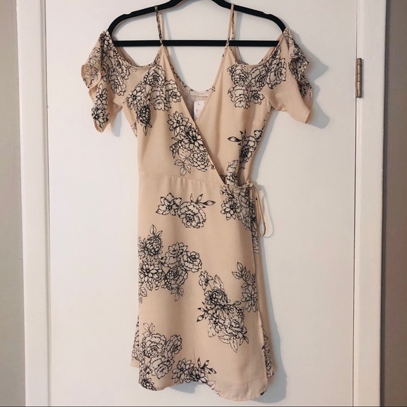 Lush Dresses & Skirts - NWT Lush Pink Cold Shoulder Dress